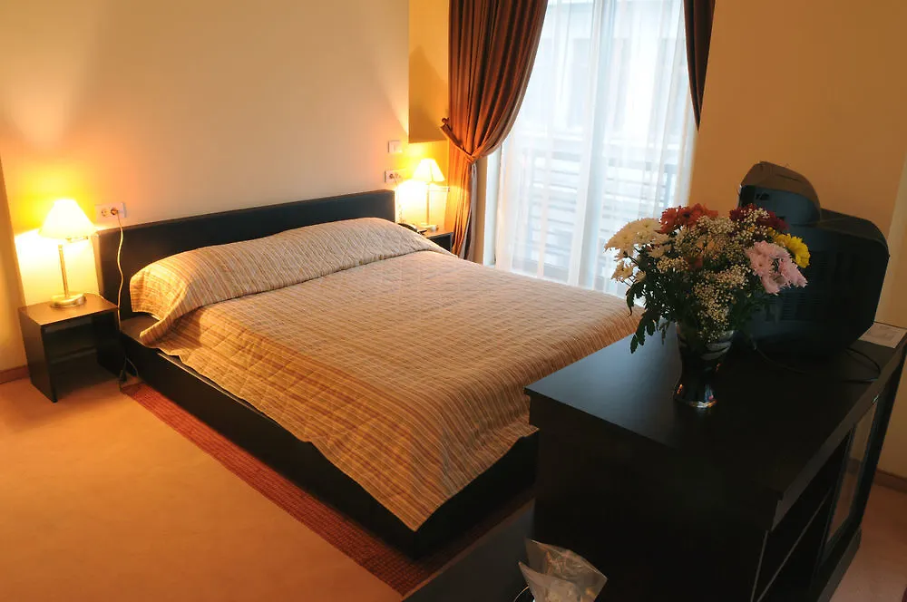 Volo Hotel Bukarest 3*,